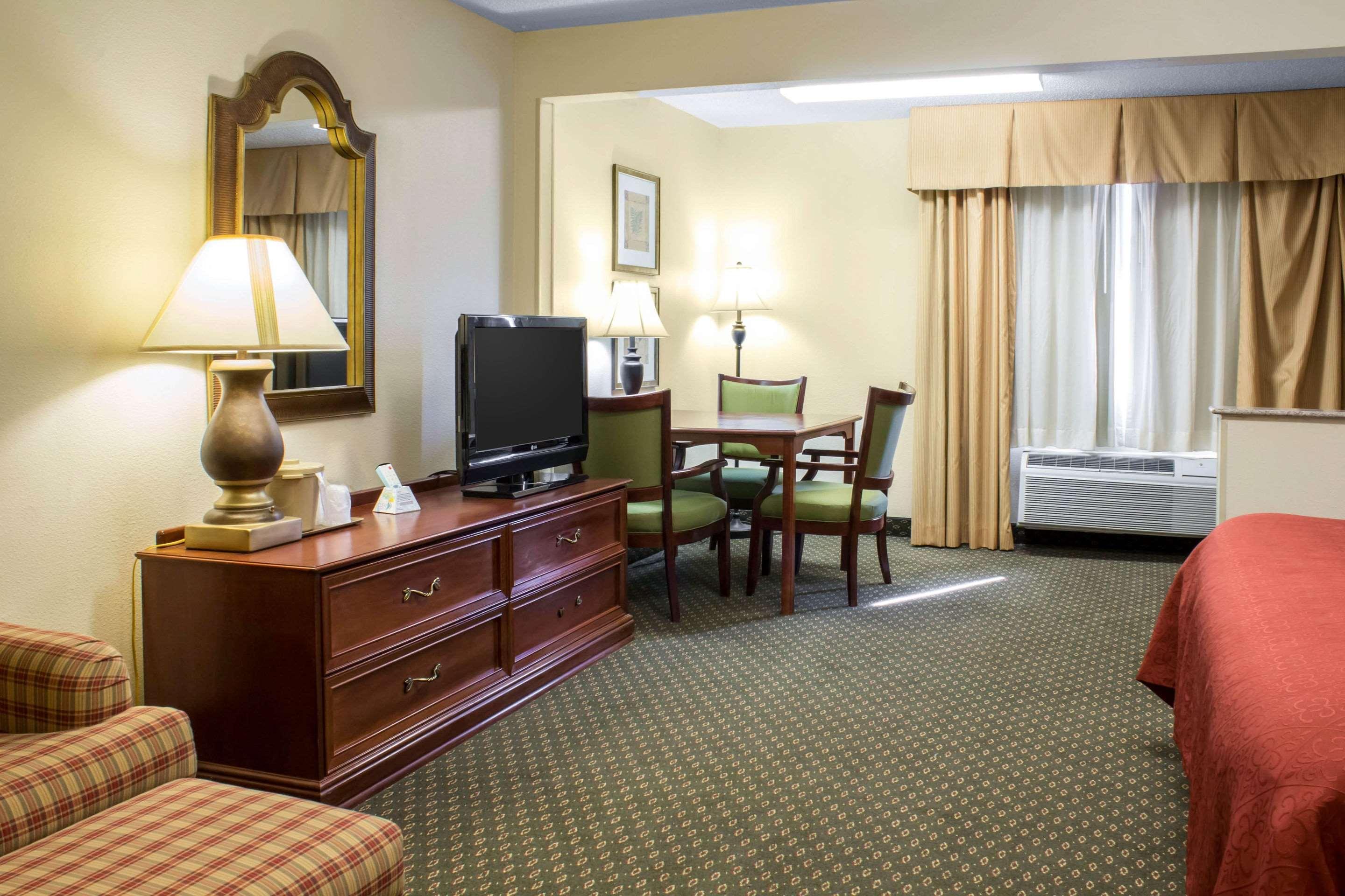 Quality Inn & Suites Sioux City Exterior photo